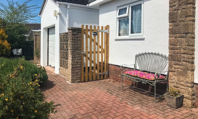 Kingsbridge Cottage | Waterside Park Annex