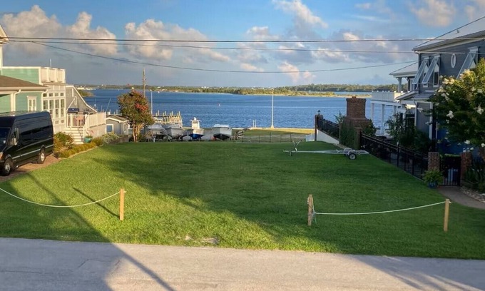 Swansboro Apartment | Waterview Swansboro Sandpiper #2. One block from everything! Cozy 1 Bdrm/1Bth.