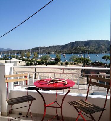 Galatas Apartment | Waterway view