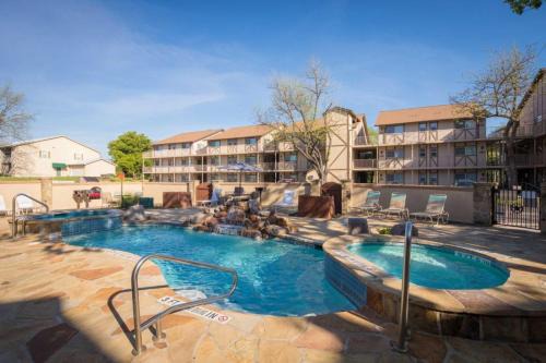New Braunfels House | Waterwheel Hideaway - Cozy Condo for 6 with Resort-style Amenities