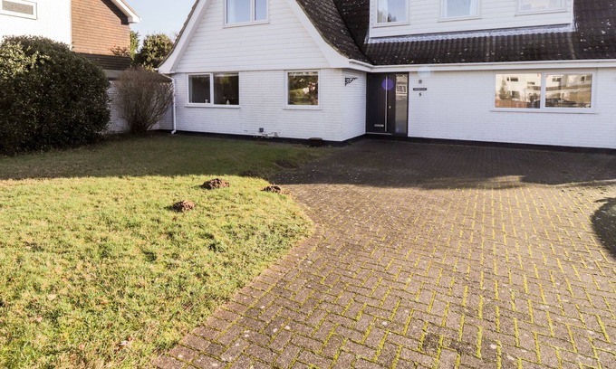 Sandwich Cottage | WATERWYNCH, pet friendly, with a garden in Sandwich