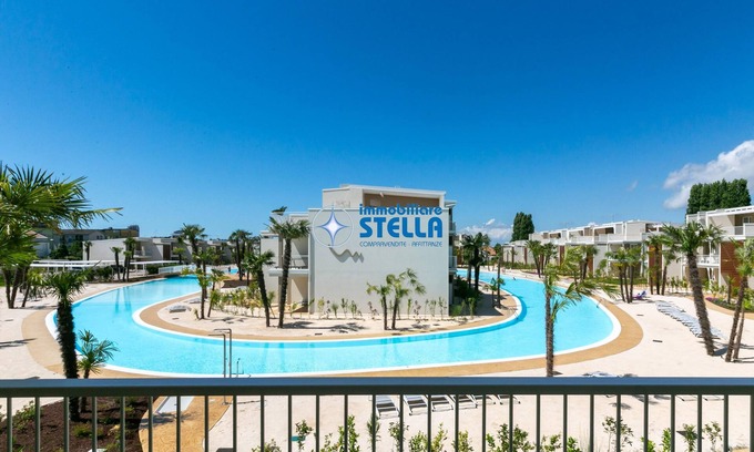 Jesolo Apartment | *Wave Island Resort D7 * [ pool & free park ]