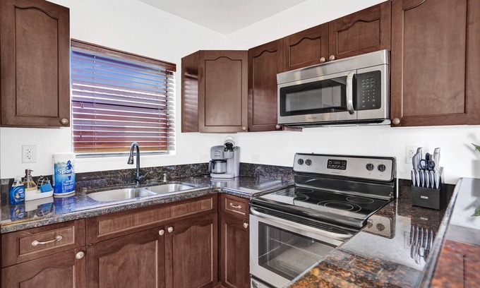North Beach Apartment | WAVES ON WALNUT