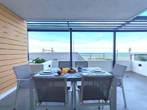 Muizenberg Apartment | Wavescape Bayview Bliss