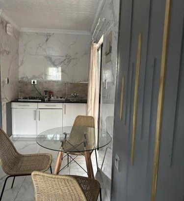 Emalahleni House | Wayside Guesthouse