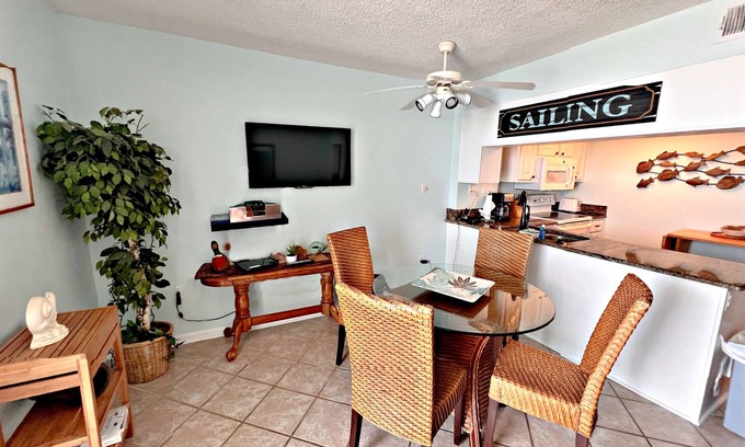 Gulf Shores Condo | We're just waiting for you! Waves, Sand and Fun in the Sun 🌞