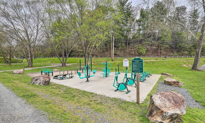 Weaverville Apartment | Weaverville Studio ~ 9 Mi to Dtwn Asheville!