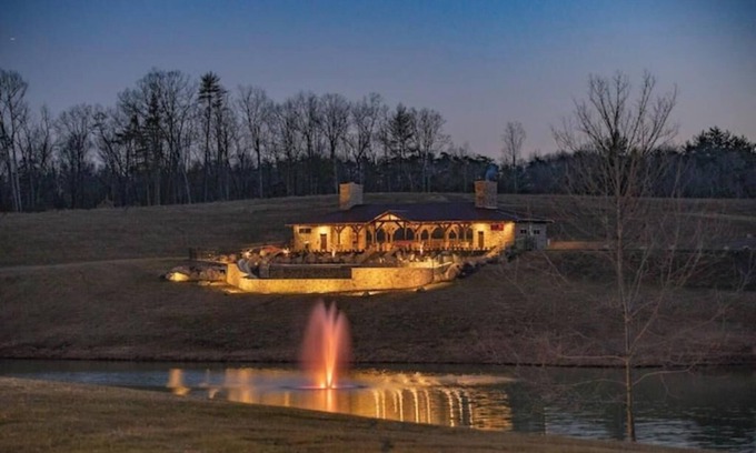 Fincastle Cabin | Weddings at Preserve at Crooked Run