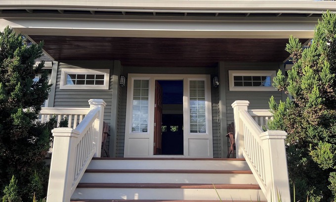 Cedar Mill Apartment | Weekly/Monthly Luxury Executive 1-Bedroom – Elegance and Comfort in Portland