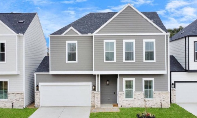 Northside House | Welcome to a brand-new modern home of perfect tranquility. Home away from home.