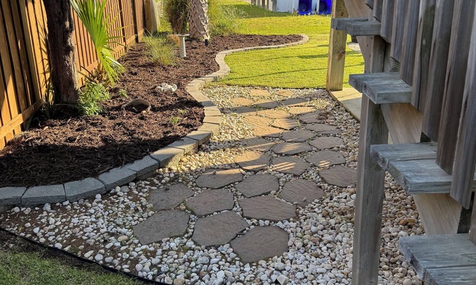 North Carolina Coast Cottage | Welcome to Carolina Cottage. A charming three bedroom two bath cottage