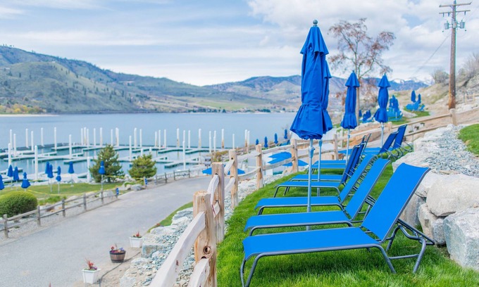 Chelan House | Welcome to Chickadee at The Lookout at Lake Chelan