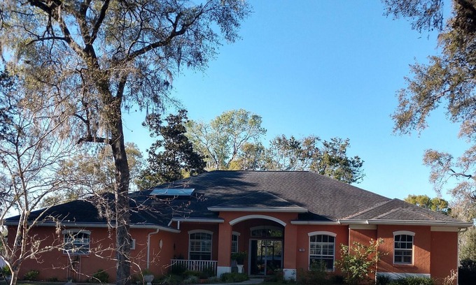 Inverness House | WELCOME to Nature! Manatees nearby!! This is not a whole house rental.