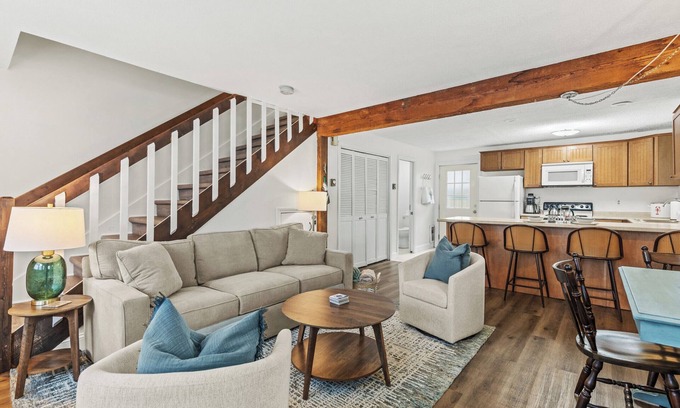 York Beach Condo | Welcome to Ocean Breeze Haven
