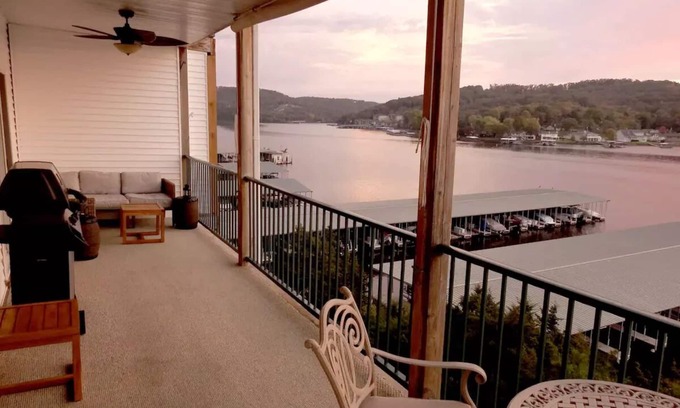 Camdenton Condo | Welcome to our condo on the Lake!