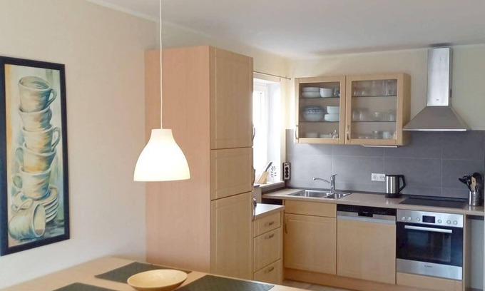 Wallersheim Apartment | Welcome to the apartment house evening sun