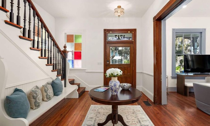 San Jacinto House | Welcome to The Blue Owl!