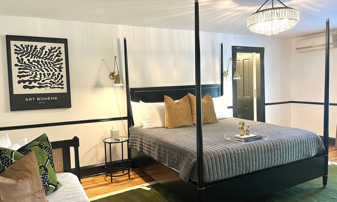 Nellysford Hotel | Welcome to the newly appointed Everett Estate: Where Modern Luxury Meets Historic Charm