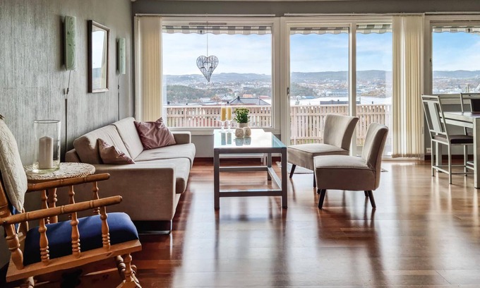 Kristiansand House | Welcome to this beautiful, spacious cottage overlooking the fjord.