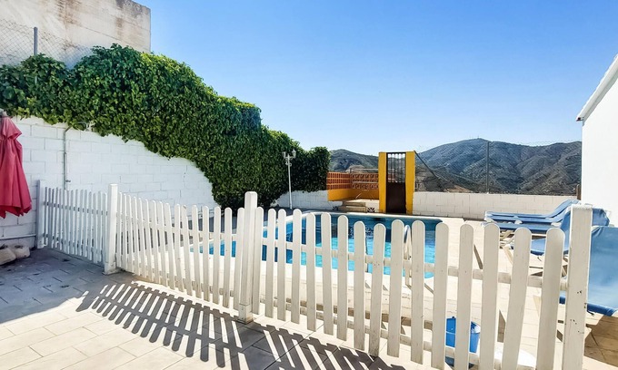 El Borge House | Welcome to this bright and welcoming vacation home with swimming pool.