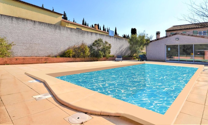 Vendemian House | Welcome to this spacious and family friendly cottage with beautiful garden.