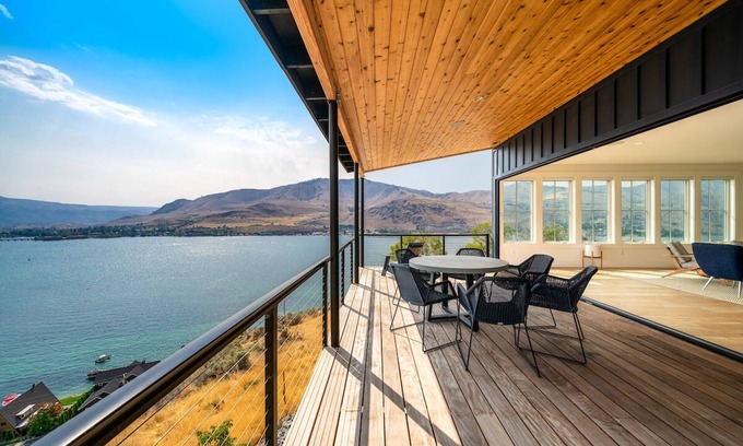 Chelan House | Welcome to Wicked Smaht at The Lookout at Lake Chelan