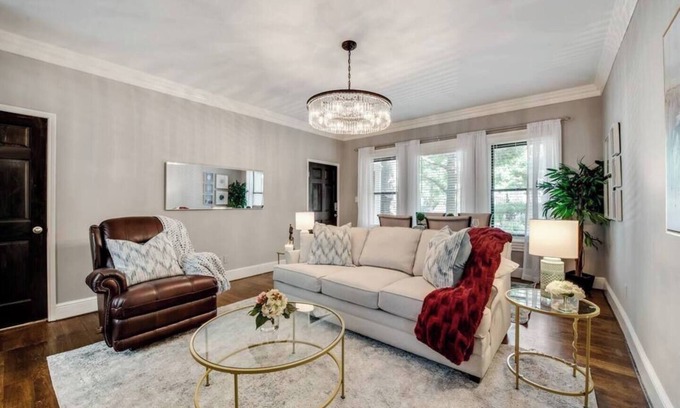 Old East Dallas Condo | Welcome to your Dallas escape — a luxurious 1-bedroom, 1-bath condo nestled in the prestigious Swiss Ave district. Perfect for 2 guests, this retreat blends timeless elegance with modern amenities for an unforgettable stay.