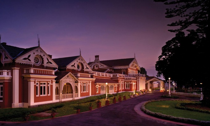 West Mere Hotel | WelcomHeritage Fernhills Royal Palace