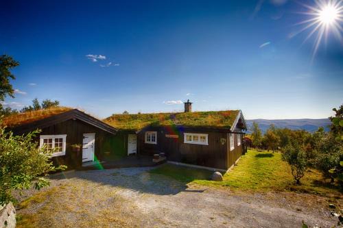 Beitostolen House | Welcoming Cabin with Fireplace & Modern Kitchen