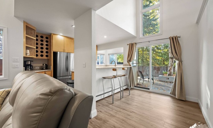 Abbott Loop Condo | Welcoming Executive Style 2 Bedroom in S. Anchorage