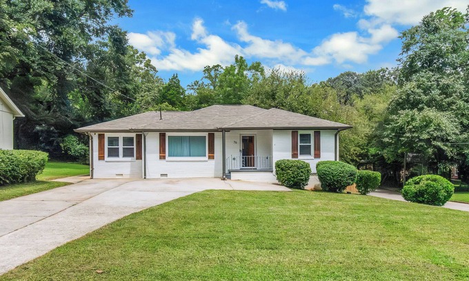 Church Street House | Welcoming Family Friendly 4-bed/3 bath home in vibrant Atlanta close to Airport