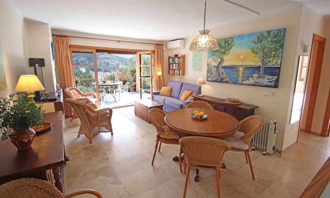 Soller Apartment | Welcoming garden apartment with sea and mountain views 5 minutes walk from beach