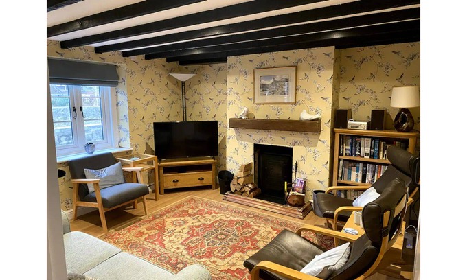 Dorchester Cottage | Welcoming, quintessential country cottage, pet friendly
