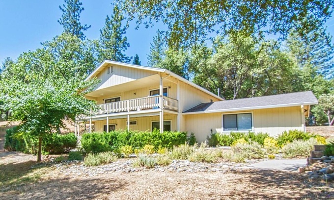 Groveland Apartment | Wells Fargo Station at Pine Mountain Lake