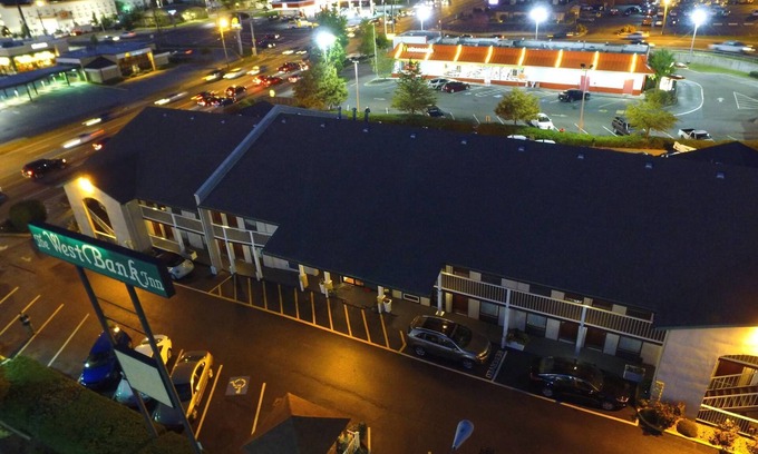 National Hills Hotel | West Bank Inn