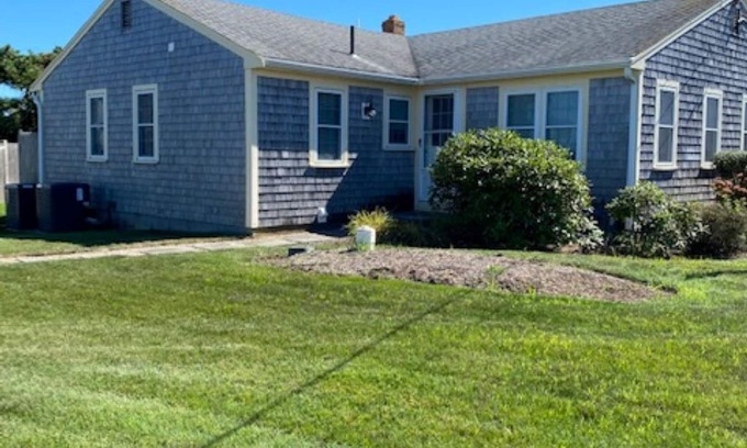 West Dennis Cottage | West Dennis Beach House (South Village Beach)