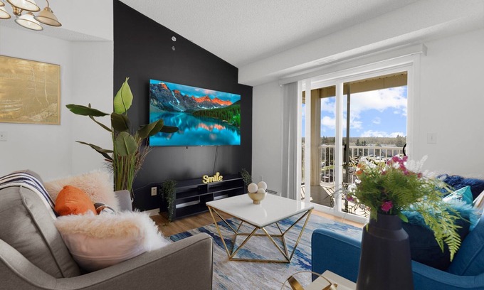 West Edmonton Apartment | West Edmonton Mall Condo | Free Parking