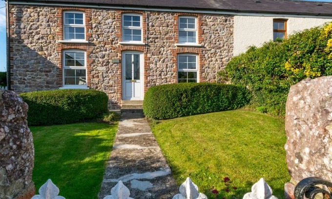 Llangennith House | West End Cottage in the beautiful Swansea