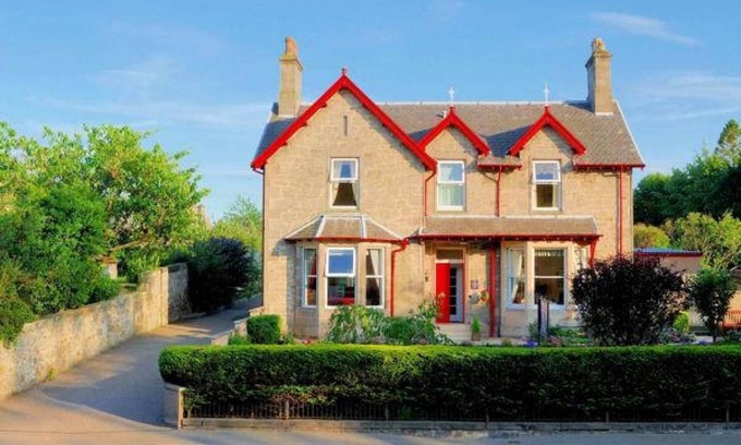 Elgin House | West End Guest House