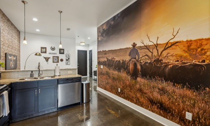West End Condo | Western World | Stay Near Vandy and Centennial Park on West End, 10 min to Broadway