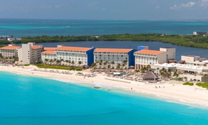 Zona Hotelera Resort | Westin Cancun Resort Villas & Spa Lagoon Side Studio Villa