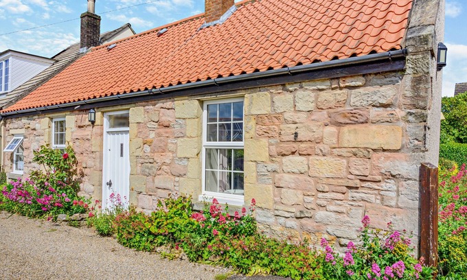 North Sunderland House | Westview Cottage-Seahouses