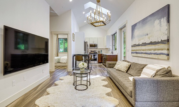 Redmond House | WFH-Friendly Gem w/Creek: 4 Mi to Sammamish Trail