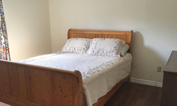 Tiddville Cottage | Whale Cove Cottage