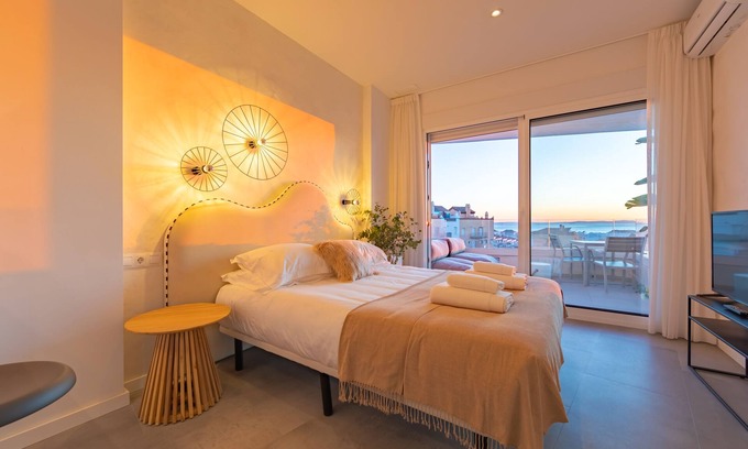 Tarifa Apartment | Whalehouse 1 - Design, Terrace and Spa - Unique!