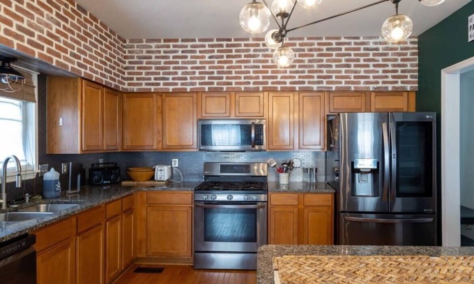 The Gate House | Whimsical 4BR | Bunks & Playground / ABODEbucks