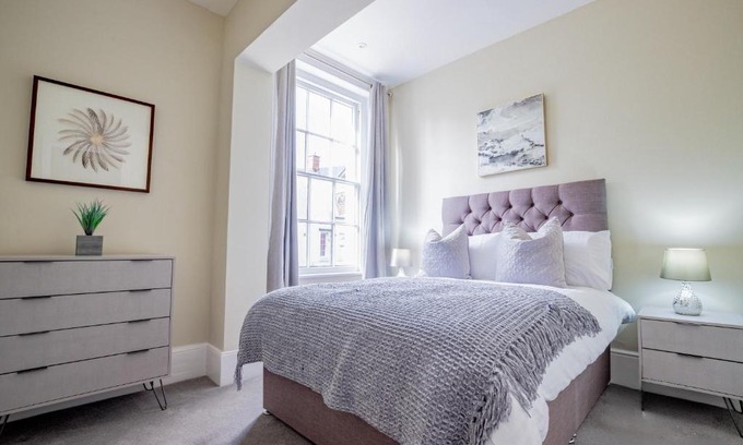 Worcester Apartment | WhiskAwayHomes - Shaw Street - Apartment 5