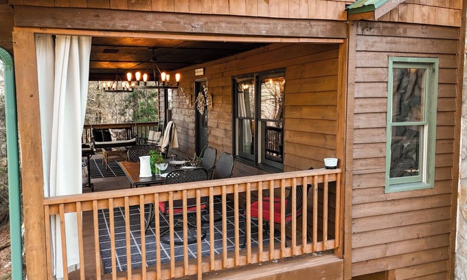 Ellijay House | Whiskey Cheeks: 4 BR Cozy Mountain Escape - Playground - Hot Tub - Kids Room