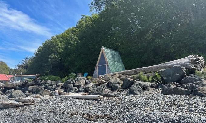 Port Angeles Apartment | Whiskey Creek Beach Front A-Frame Site 9
