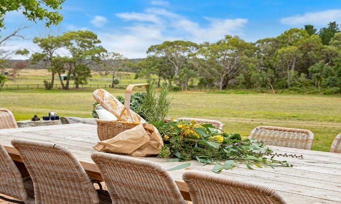 Berrima House | Whisky Creek – rural vistas only a stone's throw from Berrima